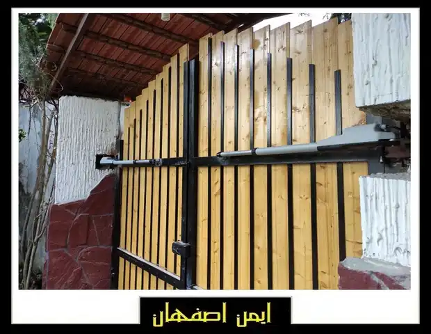 خدمات تخصصی نصب و نگهداری درب برقی شما در اصفهان