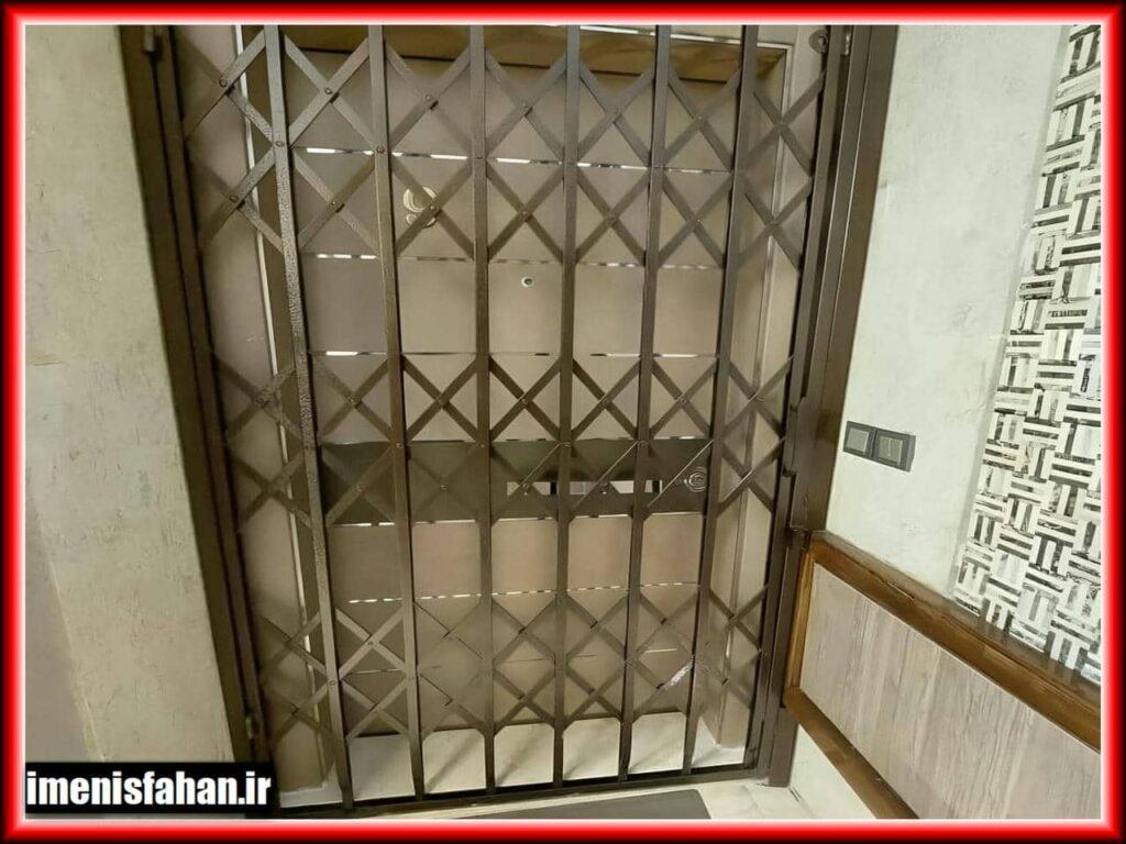 درب آکاردئونی در چادگان