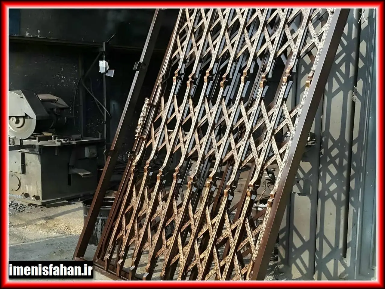 درب آکاردئونی در مبارکه