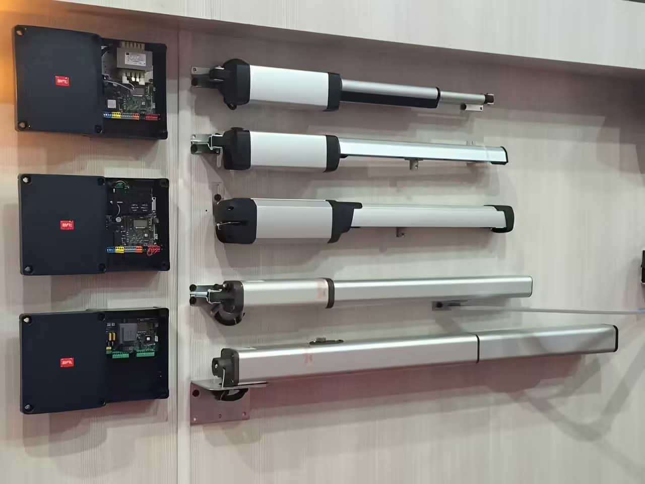 جک درب پارکینگی بازویی در شهرضا