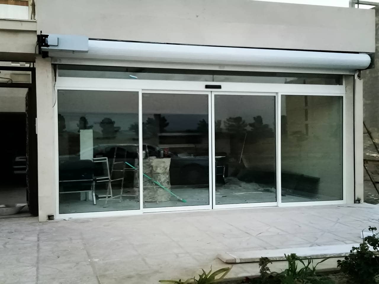 درب اتوماتیک شیشهای در اصفهان درب اتوماتیک شیشهای در اصفهان