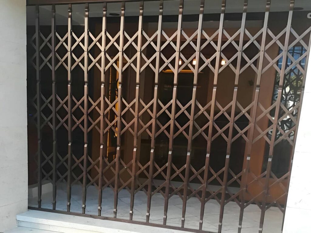 مکان خرید درب آکاردئونی در شهر اصفهان