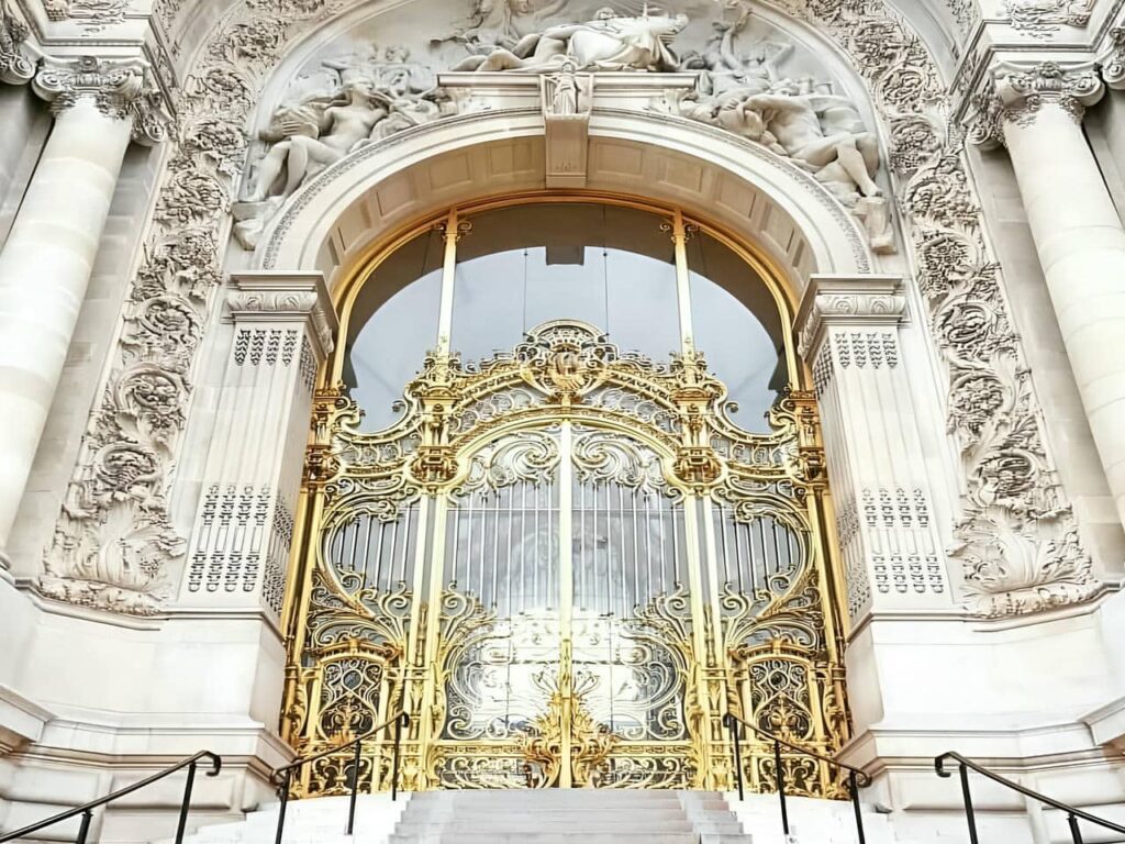 درب آهنی در لنجان