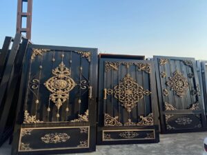 درب آهنی حیاط در مبارکه