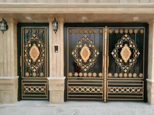 درب آهنی حیاط در خمینی شهر
