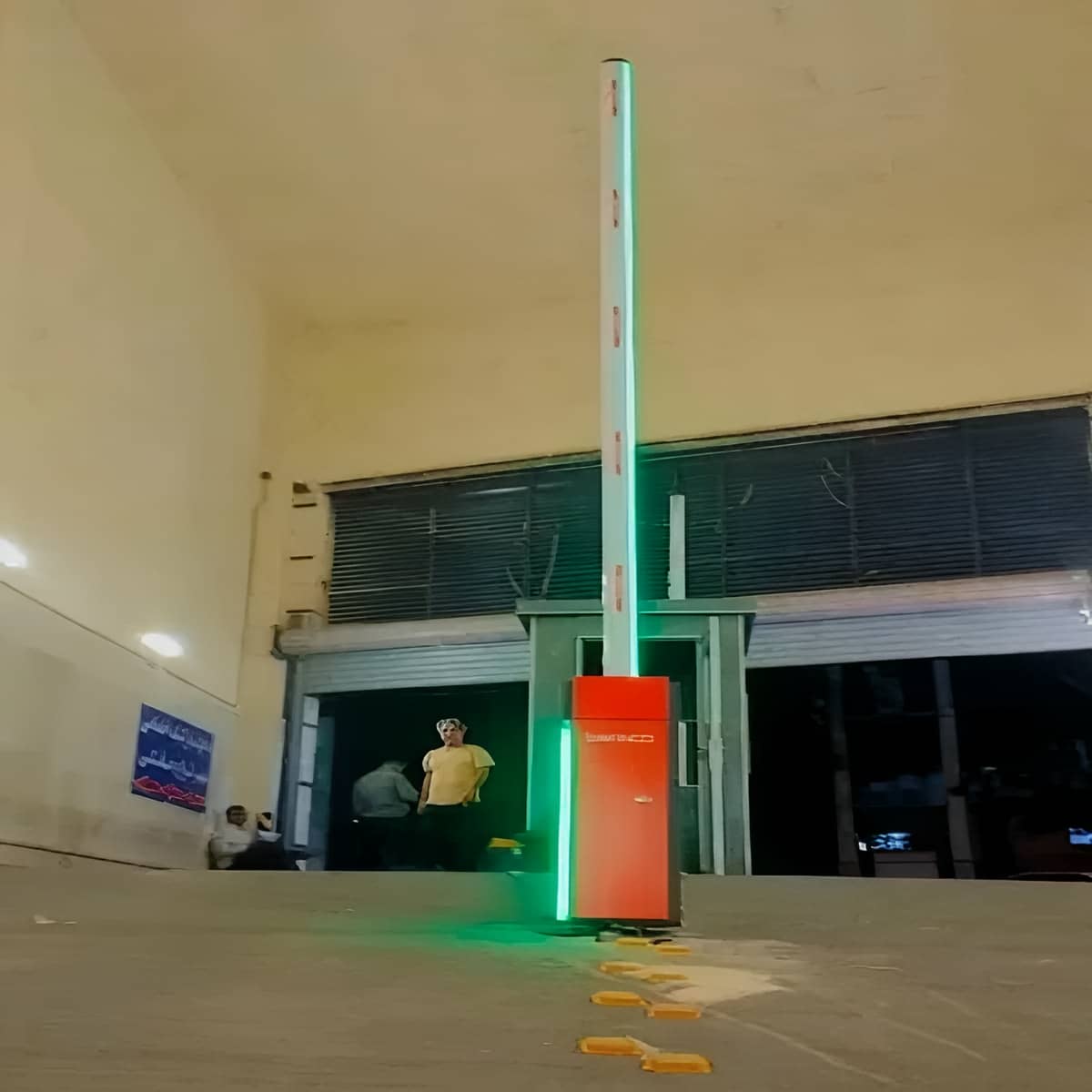 راهبند پارکینگ صنعتی اصفهان با رنگ محافظ بدنه راهبند پارکینگ صنعتی اصفهان با رنگ محافظ بدنه