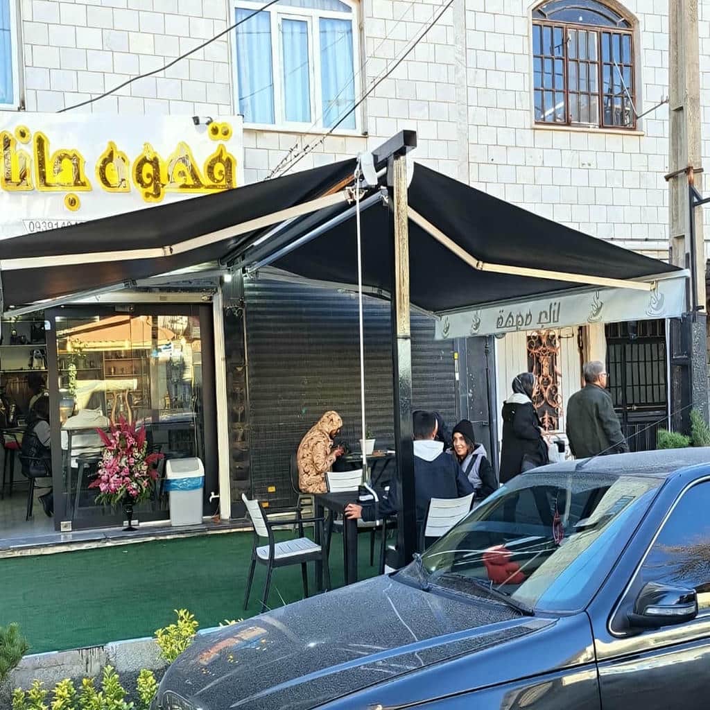 سایبان برقی در اصفهان با رنگ مناسب تابستان
