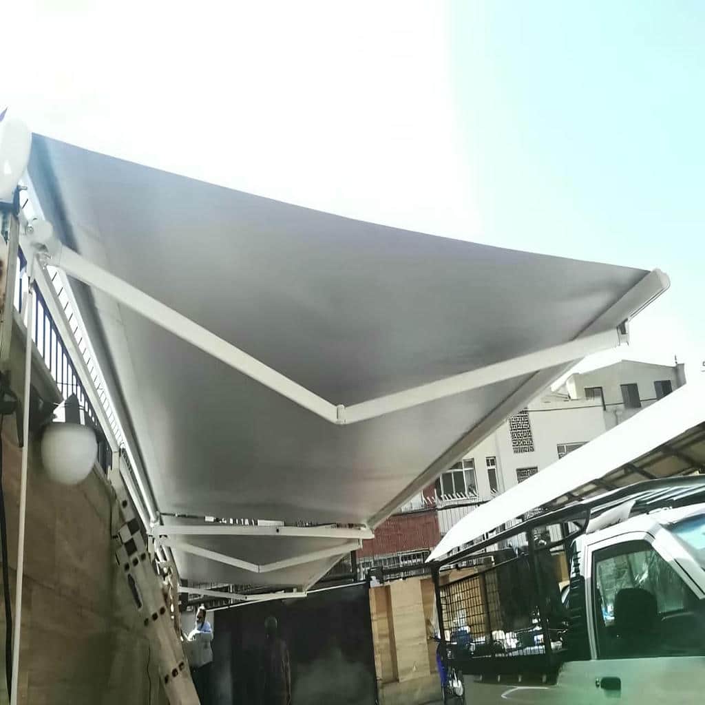 سایبان برقی فول باکس تجاری در اصفهان با کاست کامل محافظ سایبان برقی فول باکس تجاری در اصفهان
