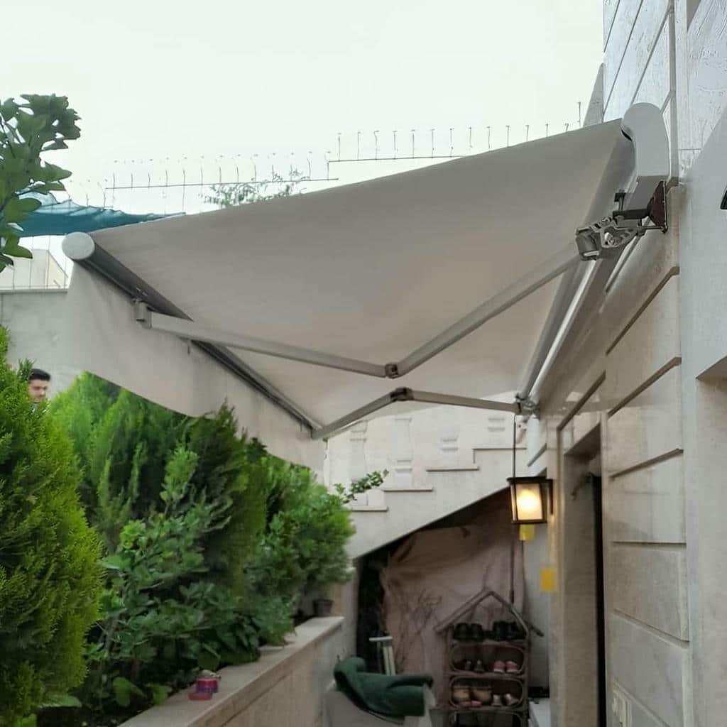 سایبان برقی در اصفهان با فریم مقاوم برای تراس سایبان برقی در اصفهان با فریم مقاوم برای تراس