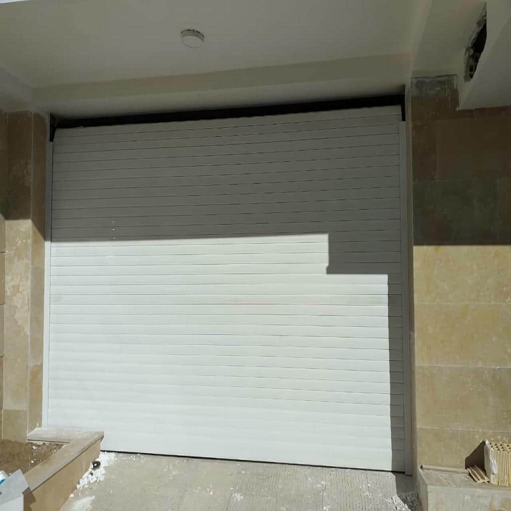 کرکره برقی پارکینگ خودرو ساختمان اصفهان با فتوسل کرکره برقی پارکینگ خودرو ساختمان اصفهان با فتوسل