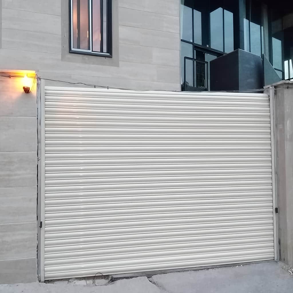 ایمنی کرکره برقی پارکینگ خودرو ساختمان اصفهان با فلاشر هشدار ایمنی کرکره برقی پارکینگ خودرو ساختمان اصفهان با فلاشر هشدار