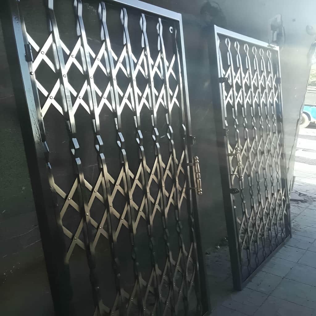 تولید حفاظ آکاردئونی آهنی سه لوزی با قاب تقویت‌شده در اصفهان