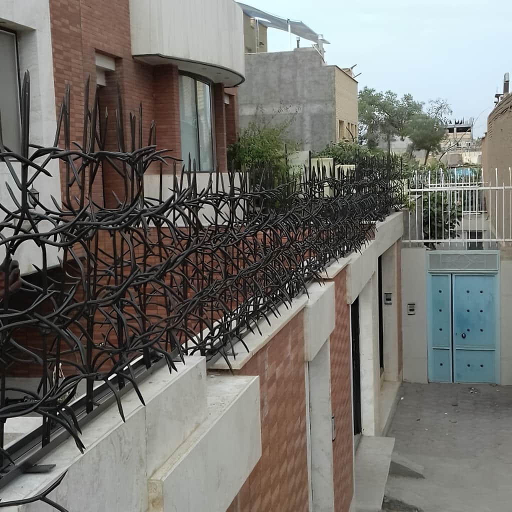 خرید حفاظ آبشاری متناسب با عرض دیوار سنگی در اصفهان