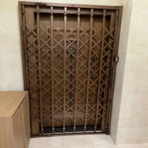 14 طرح درب آکاردئونی سلطنتی گل دار در اصفهان