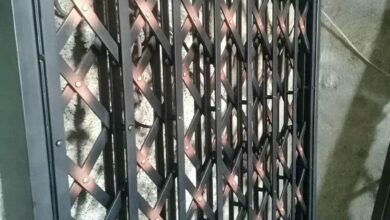 7 مدل درب آکاردئونی مشکی طلایی در اصفهان