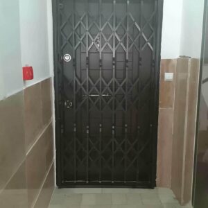 6 نمونه حفاظ آکاردئونی درب واحد مسکونی در اصفهان