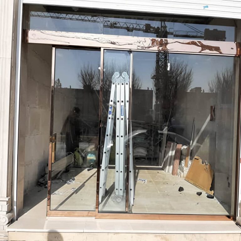 6 طرح دربشیشهای اتوماتیک مدرن فریم مشکی در اصفهان 6 طرح دربشیشهای اتوماتیک مدرن فریم مشکی در اصفهان