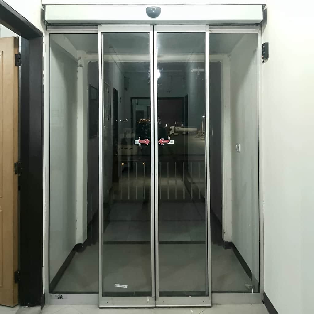 13 مدل درب اتوماتیک شیشه ای تلسکوپی عرض کم در اصفهان