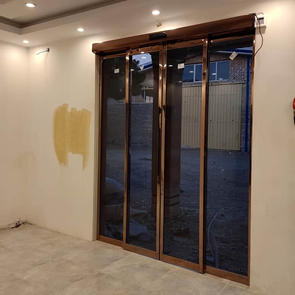 اجرای درب اتوماتیک شیشه ای هتلینگ دولنگه در اصفهان