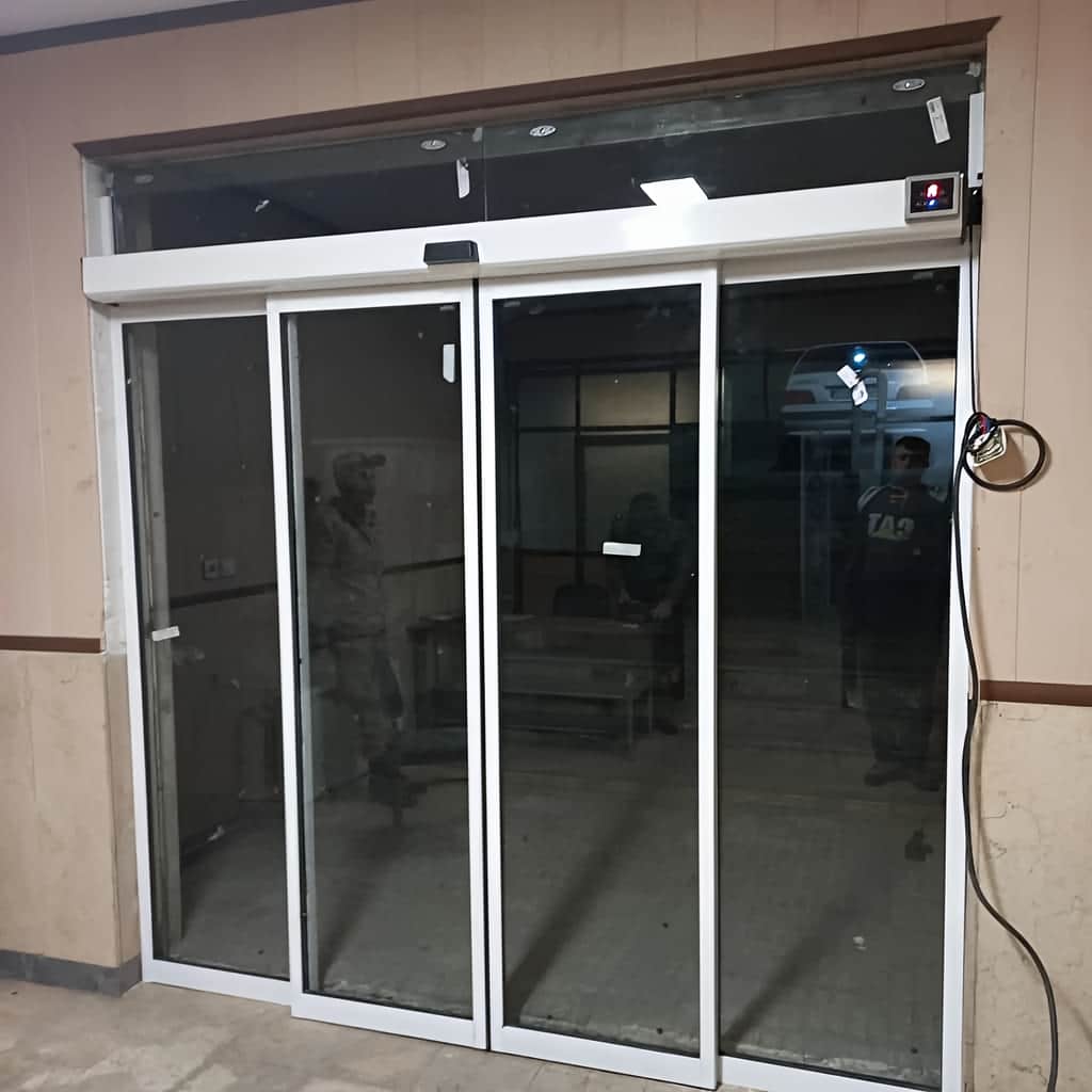 نصب درب اتوماتیک شیشه ای اداری کارتخوان با شیشه سکوریت در اصفهان نصب درب اتوماتیک شیشه ای اداری کارتخوان با شیشه سکوریت در اصفهان