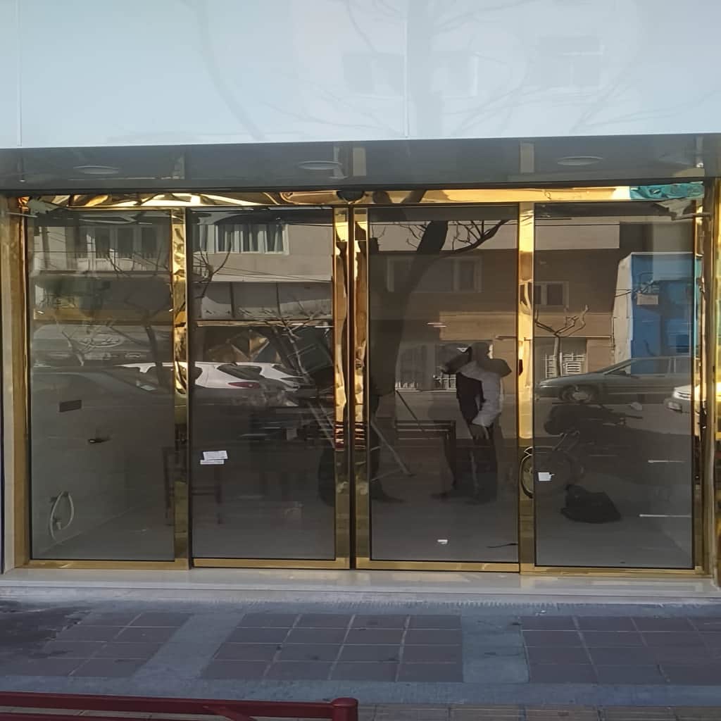 تعمیر درب اتوماتیک شیشه ای تلسکوپی با حرکت نامتقارن در اصفهان