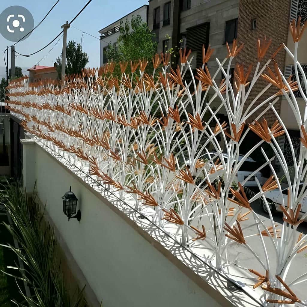 نصب حفاظ لیلیوم دیوار روی سنگ و زیرسازی مقاوم در اصفهان