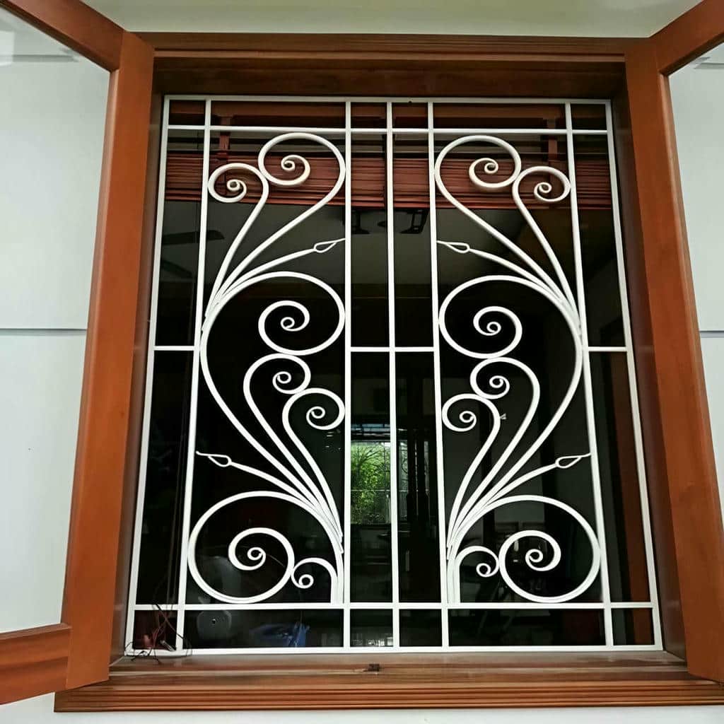 نرده پنجره فرفورژه گل دار قاب دوبل با جوش کنترل‌شده در اصفهان