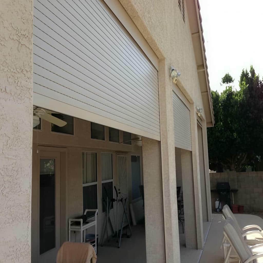 سفارش کرکره برقی رنگی نمای فروشگاه با طرح چوب در اصفهان سفارش کرکره برقی رنگی نمای فروشگاه با طرح چوب در اصفهان
