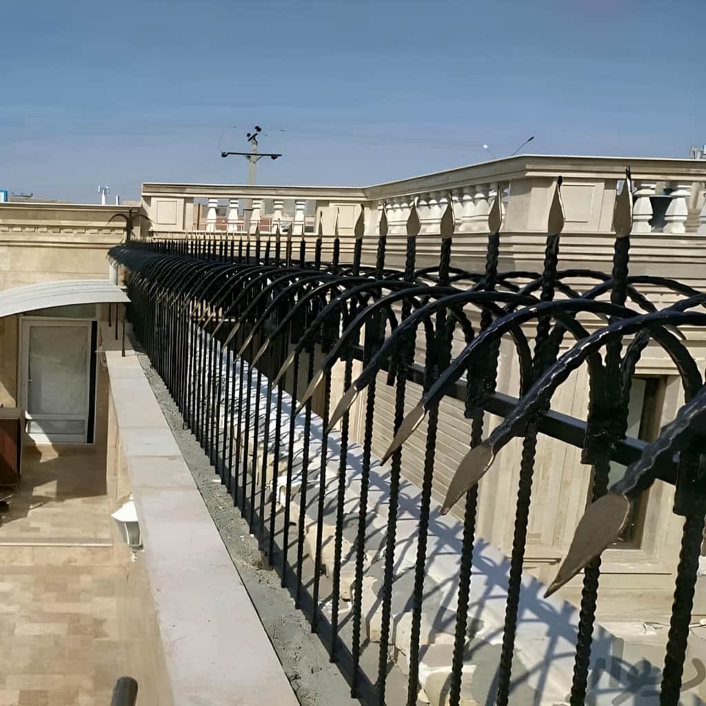 حفاظ دیوار کلاسیک سرنیزه نوکبرگ با ساختار کلاسیک در اصفهان حفاظ دیوار کلاسیک سرنیزه نوکبرگ با ساختار کلاسیک در اصفهان