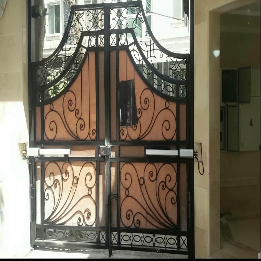 سفارش جک درب دو لنگه متناسب با وزن در اصفهان