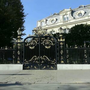 12 نمونه درب پارکینگ برش لیزری طرح هندسی در اصفهان