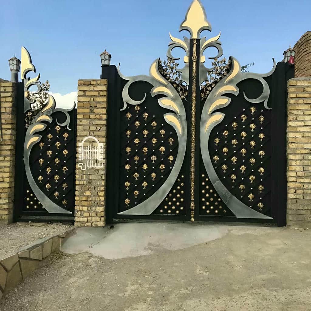 ساخت درب حیاط برش لیزری هندسی با ورق مقاوم در اصفهان