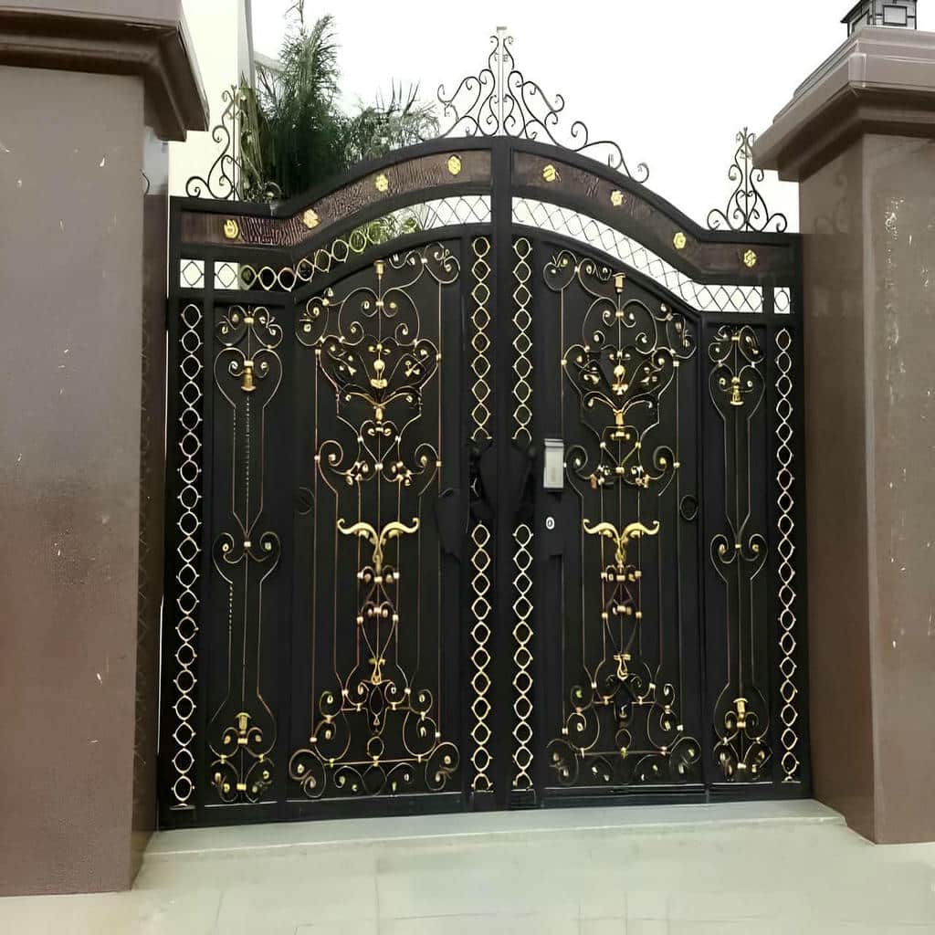 مدل مدرن درب ترموود محوطه اصفهان
