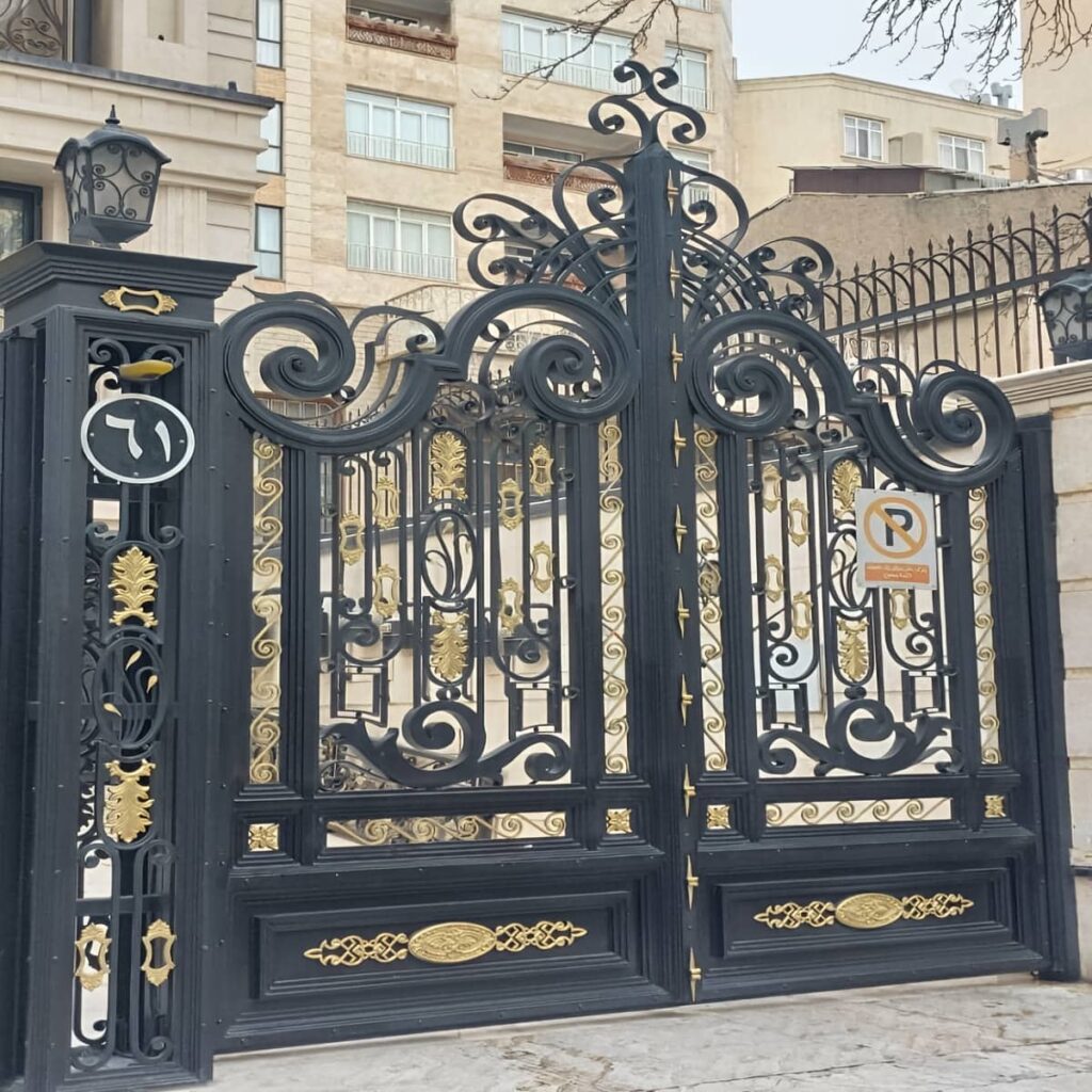 سفارش درب ویلایی ورودی شمالی سفارشی در اصفهان