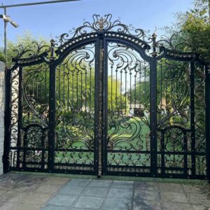 10 طرح درب پارکینگ ساختمان چند واحدی در اصفهان