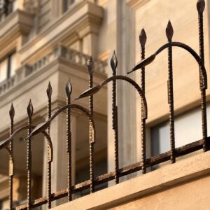 11 نمونه حفاظ دیوار شیک روی سنگ تراورتن در اصفهان