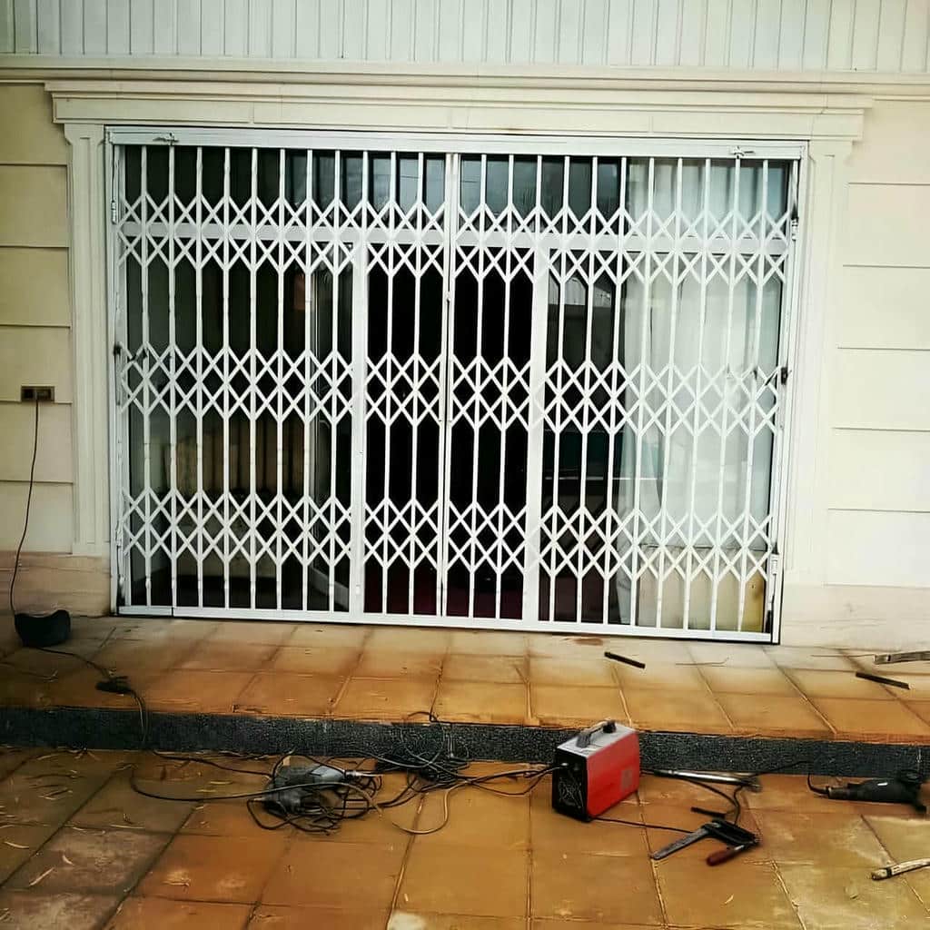 سفارش حفاظ پنجره متحرک کشویی با اندازه‌گیری مسیر حرکت در اصفهان