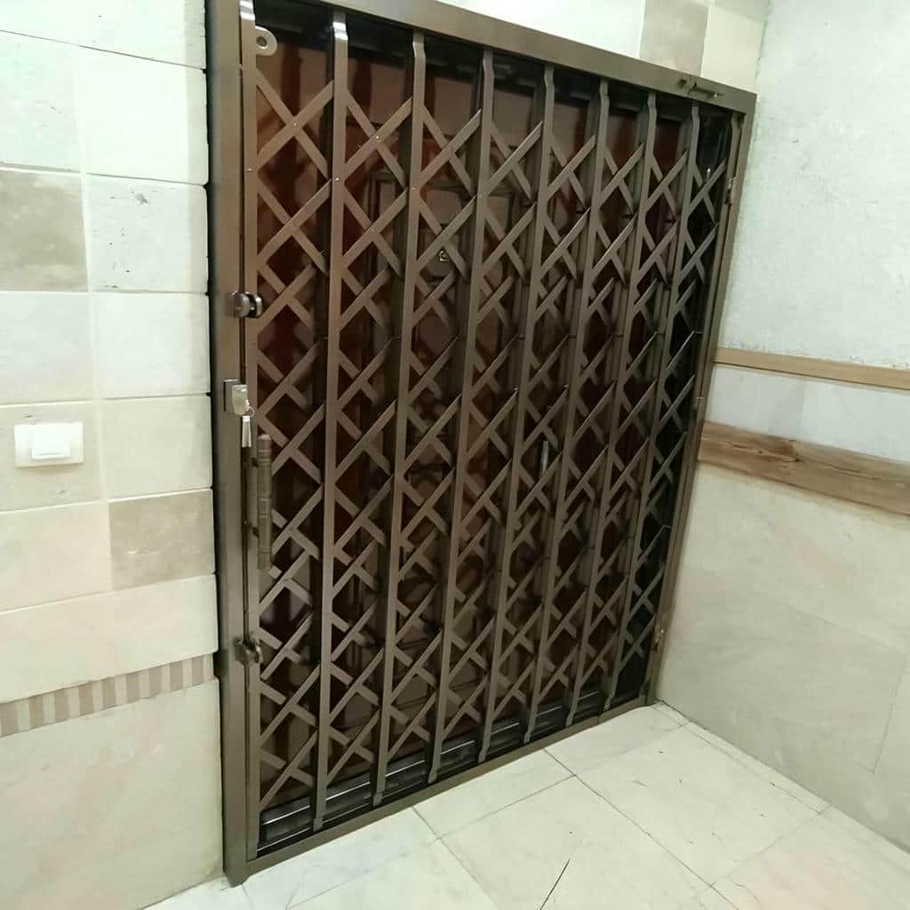 محافظ درب ورودی با قفل سفارشی اصفهان