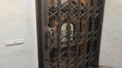 حفاظ ریلی درب مشکی کلاسیک اصفهان