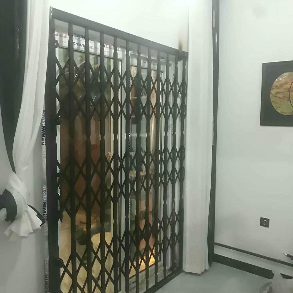 حفاظ ضربدری آکاردئونی با شبکه منظم فلزی