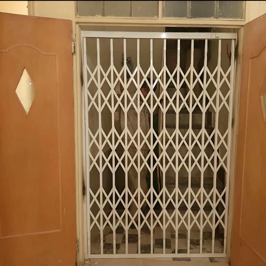 درب آکاردئونی آپارتمان با ابعاد سفارشی