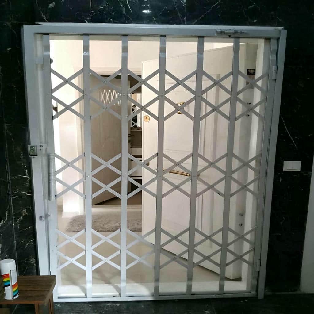 حفاظ درب ورودی با ابعاد دقیق چهارچوب