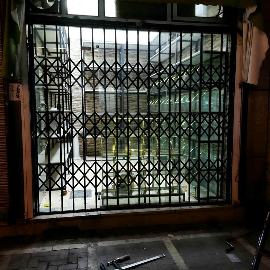 گارد آکاردئونی ورودی با چهارچوب اندازه گیری شده