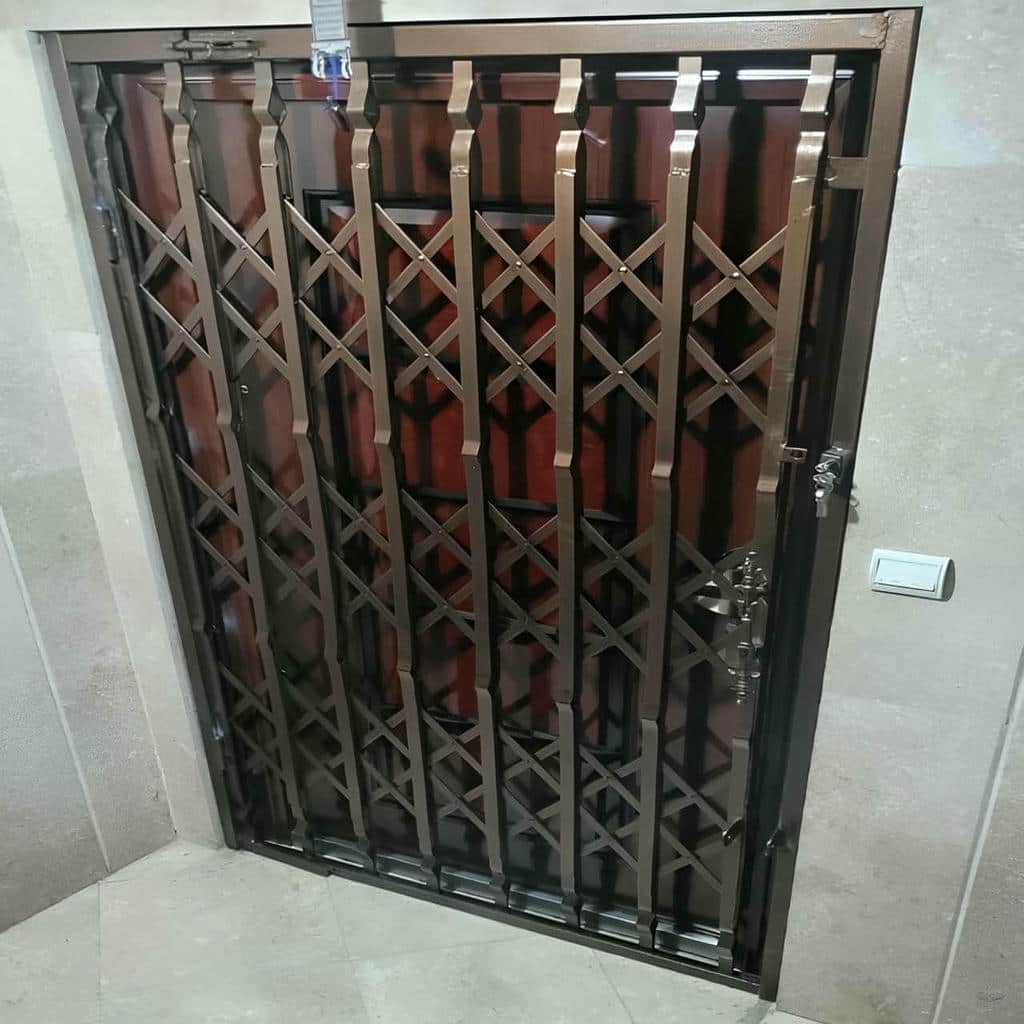 گارد ورودی ویلا با رنگ سفارشی اصفهان