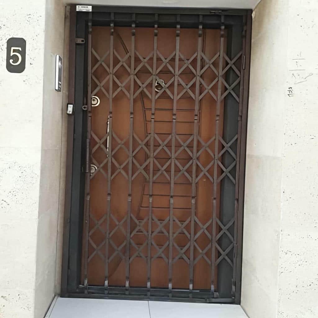 نرده آکاردئونی با ابعاد اختصاصی چهارچوب