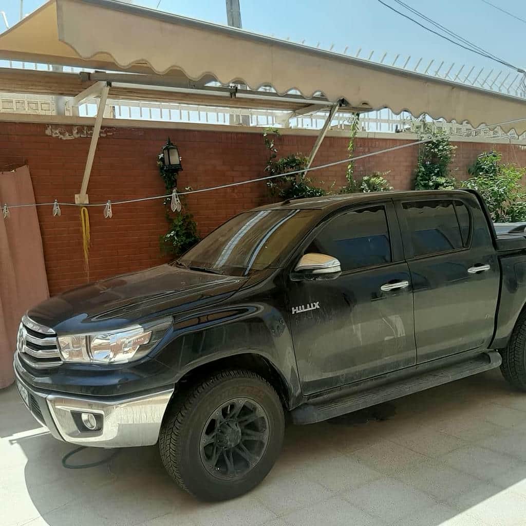 سایبان پارکینگ طوسی نصب شده در اصفهان