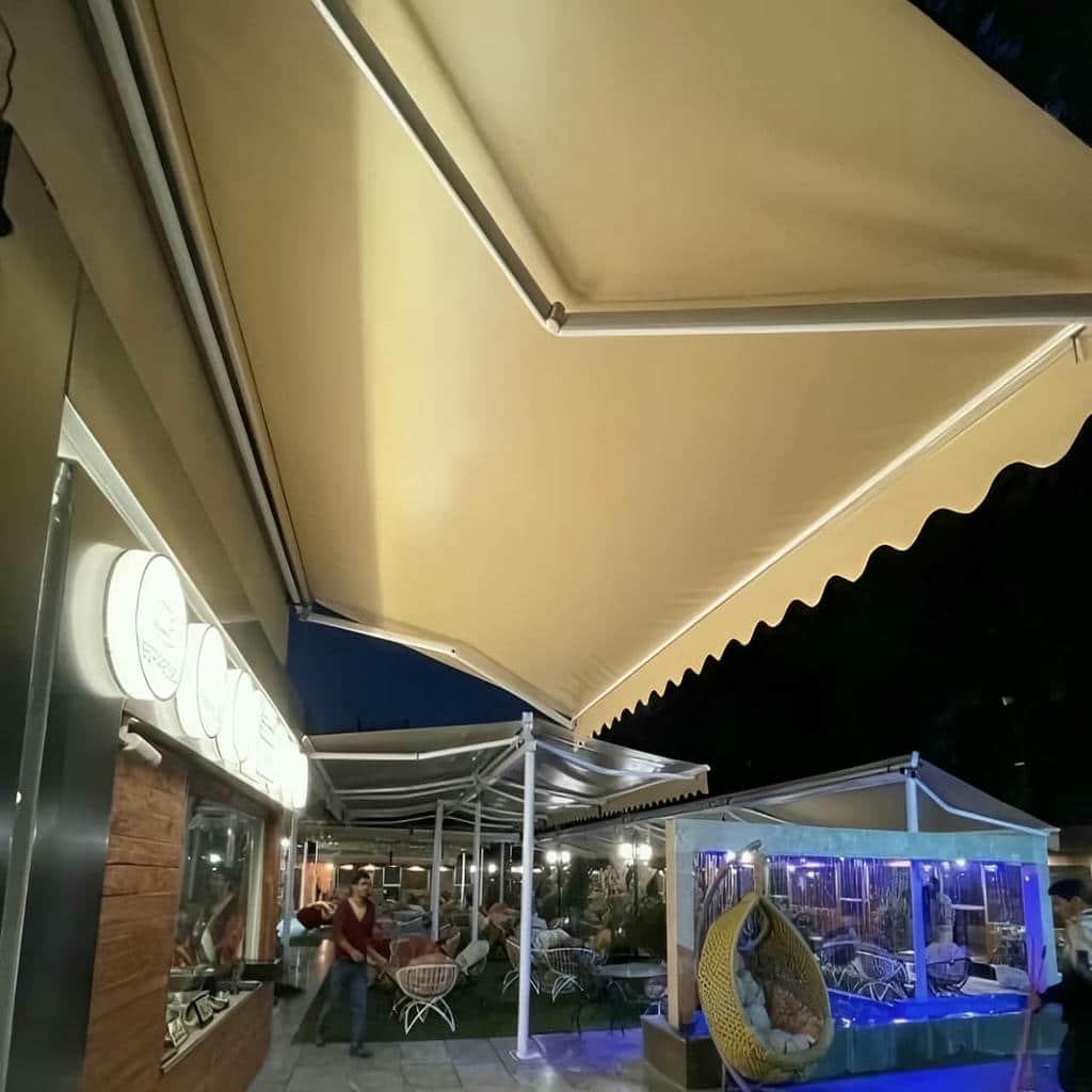 سایبان ریموت دار با سازه جمع شونده بادوام