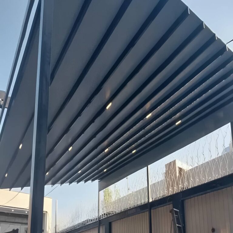 سقف متحرک پارچه ای کرم برای نمای کلاسیک اصفهان