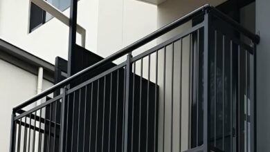 هندریل راه پله اصفهان با رنگ مشکی مات