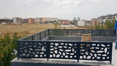 نرده آلومینیومی بالکن با پایه مدرن در اصفهان
